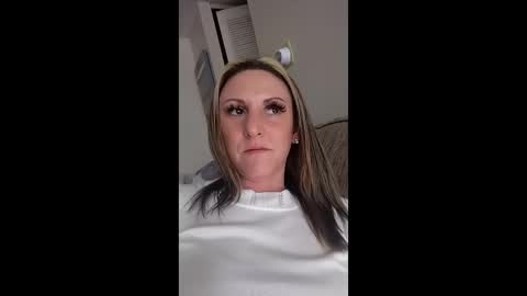 Snapshot of harmony_rose_xoxo chatting on January 12, 6:24 pm Harmony online show from January 12, 6:24 pm