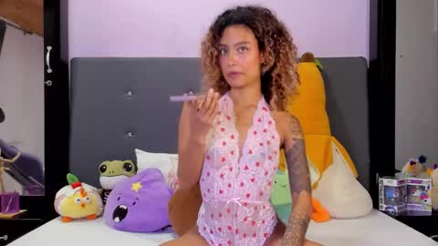 Snapshot of harmonyy_hill chatting on February 26, 1:48 am Harmony Hill online show from February 26, 1:48 am