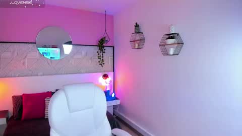 Harper  online show from November 11, 8:31 pm