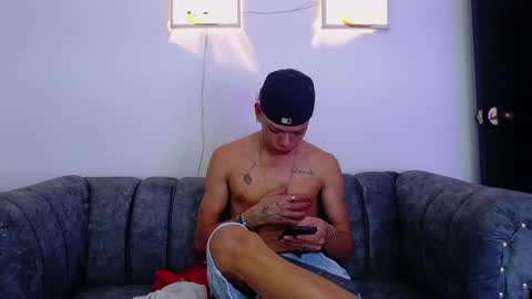 Snapshot of harry_jhonsonn chatting on February 6, 11:15 pm Harry online show from February 6, 11:15 pm