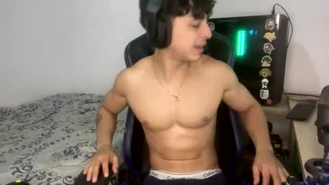 Snapshot of harry_p01 chatting on February 1, 7:57 am harry_p01 online show from February 1, 7:57 am