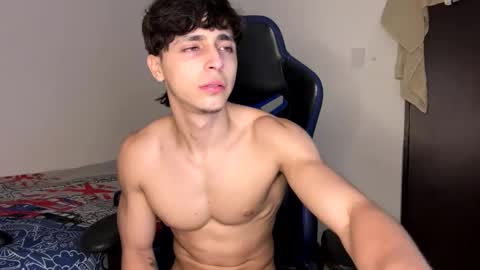 Snapshot of harry_p01 chatting on October 16, 6:03 am harry_p01 online show from October 16, 6:03 am