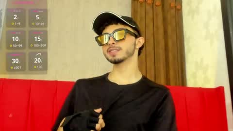 Snapshot of harry_salvatore chatting on April 16, 11:44 am Harry Salvatore online show from April 16, 11:44 am