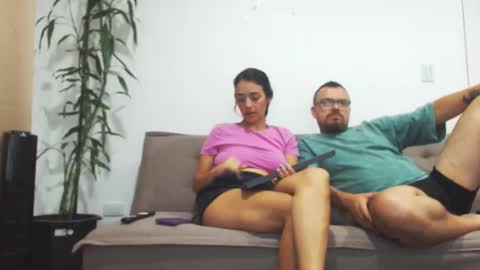 Snapshot of harrycum4you chatting on April 9, 4:12 am hannaandharri online show from April 9, 4:12 am