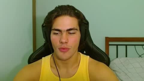 Snapshot of harryking1 chatting on November 9, 8:51 pm harryking1 online show from November 9, 8:51 pm