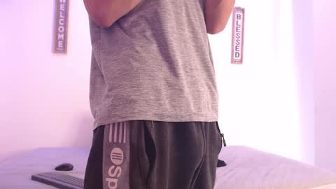 Snapshot of harrythomson1 chatting on December 27, 7:35 pm harry thomson online show from December 27, 7:35 pm