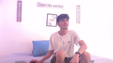 Snapshot of harrythomson1 chatting on January 6, 7:35 pm harry thomson online show from January 6, 7:35 pm