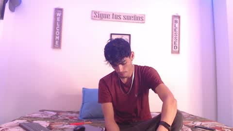 Snapshot of harrythomson1 chatting on January 12, 6:28 am harry thomson online show from January 12, 6:28 am