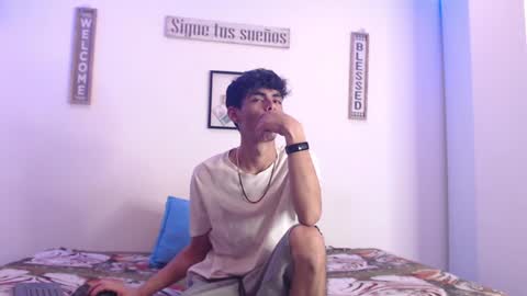 Snapshot of harrythomson1 chatting on January 23, 6:28 am harry thomson online show from January 23, 6:28 am