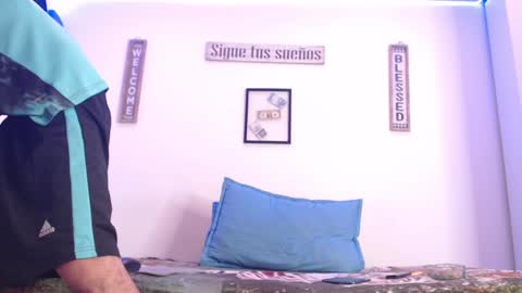 Snapshot of harrythomson1 chatting on January 30, 5:19 am harry thomson online show from January 30, 5:19 am