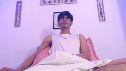 Snapshot of harrythomson1 chatting on March 4, 3:22 am harry thomson online show from March 4, 3:22 am