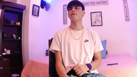 Snapshot of harrythomson1 chatting on September 14, 8:35 am harry thomson online show from September 14, 8:35 am