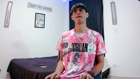 Snapshot of harrythomson1 chatting on November 3, 5:09 am harry thomson online show from November 3, 5:09 am