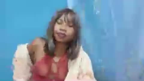 Snapshot of hasleyinah chatting on July 9, 6:12 pm hasleyinah online show from July 9, 6:12 pm