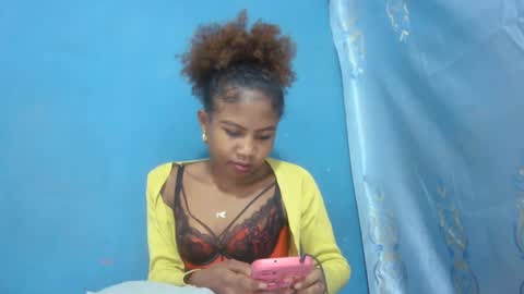 Snapshot of hasleyinah chatting on July 21, 9:39 pm hasleyinah online show from July 21, 9:39 pm