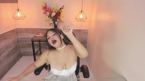 hatsajones online show from November 23, 4:01 am