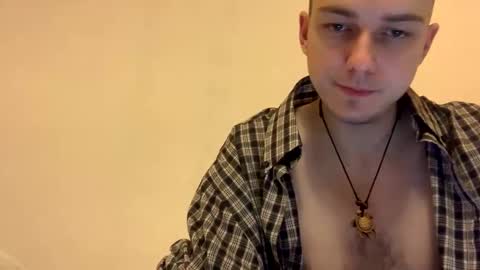 Snapshot of hattydee chatting on December 9, 1:29 am dee online show from December 9, 1:29 am