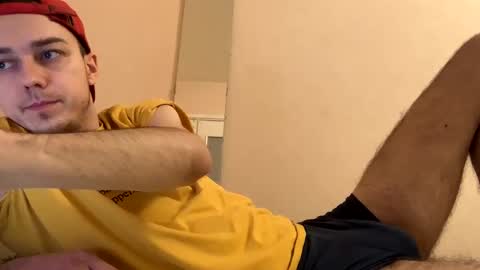 Snapshot of hattydee chatting on December 28, 2:54 am dee online show from December 28, 2:54 am