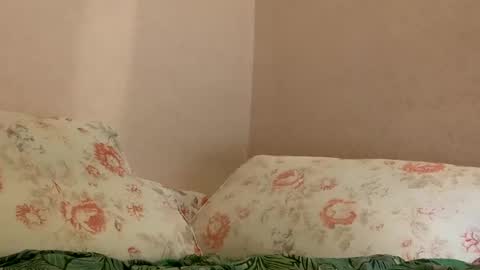 Snapshot of hattydee chatting on January 7, 3:12 pm dee online show from January 7, 3:12 pm