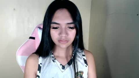 Snapshot of hawadiha chatting on June 20, 2:03 am LIX online show from June 20, 2:03 am