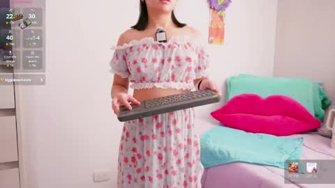 Snapshot of hawaiibliss chatting on April 5, 2:14 pm hawaiibliss online show from April 5, 2:14 pm