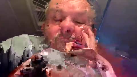 hawks2113 online show from December 22, 11:31 pm