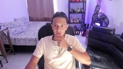 Hayen Boy online show from November 8, 8:51 pm