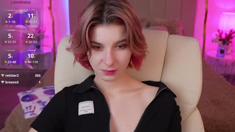 haylaamber online show from December 8, 11:08 pm