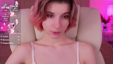 haylaamber online show from January 19, 5:15 am