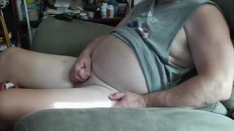 Snapshot of haysay722354422 chatting on May 9, 11:32 pm haysay722354422 online show from May 9, 11:32 pm