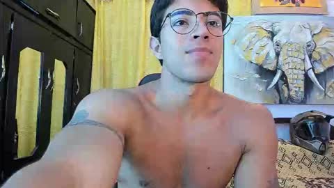 Snapshot of hazbinstudio chatting on January 15, 1:32 am hazbinstudio online show from January 15, 1:32 am