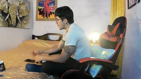 Snapshot of hazbinstudio chatting on February 7, 5:00 am hazbinstudio online show from February 7, 5:00 am