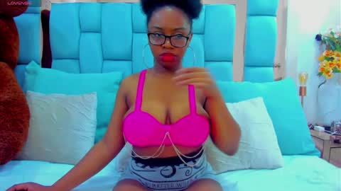 hazel_lanee online show from March 30, 11:39 pm
