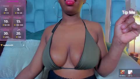 hazel_lanee online show from May 22, 6:31 am