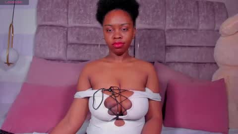 hazel_lanee online show from May 24, 3:55 am