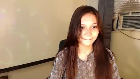 Snapshot of hazel_loves_you143 chatting on September 16, 5:30 am hazel_loves_you143 online show from September 16, 5:30 am