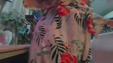 Snapshot of hazel_lyn222 chatting on October 18, 12:39 pm Hazel online show from October 18, 12:39 pm