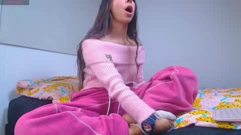 Snapshot of hazel_mafia_ chatting on December 22, 11:41 pm Hazel Mafia online show from December 22, 11:41 pm