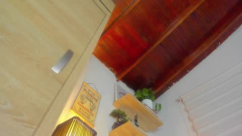 Snapshot of hazel_shy chatting on December 29, 1:34 am Im Hazel online show from December 29, 1:34 am