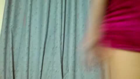 Snapshot of hazel_tess chatting on November 18, 3:12 am hazel_tess online show from November 18, 3:12 am