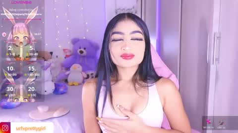Snapshot of hazelbabee_ chatting on June 26, 7:46 am Lynn online show from June 26, 7:46 am
