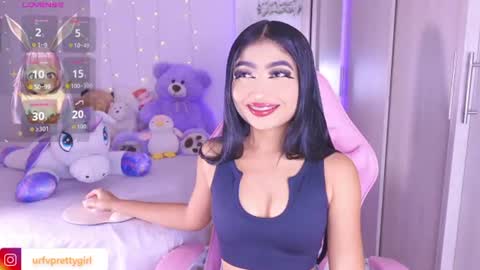 Snapshot of hazelbabee_ chatting on July 13, 6:38 am Lynn online show from July 13, 6:38 am