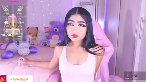 Snapshot of hazelbabee_ chatting on July 23, 7:39 am Lynn online show from July 23, 7:39 am