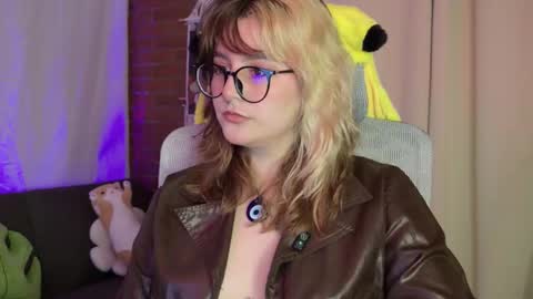 Hazel Brown online show from March 27, 1:00 am