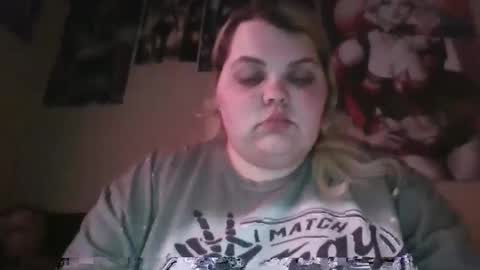 Hazeleyez97 online show from September 27, 10:26 pm