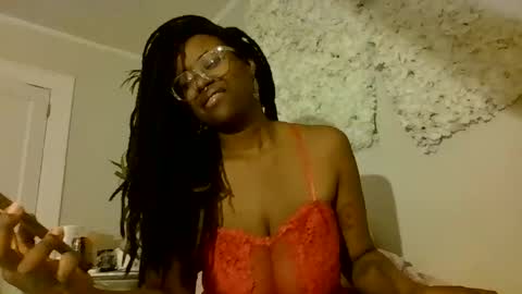 Snapshot of hazelhanes chatting on January 12, 9:31 pm Hazel Hanes online show from January 12, 9:31 pm