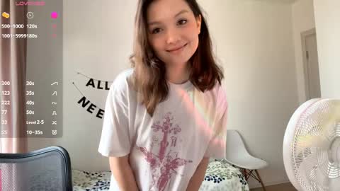 Snapshot of hazelhartshorn chatting on June 2, 1:13 pm Kira online show from June 2, 1:13 pm