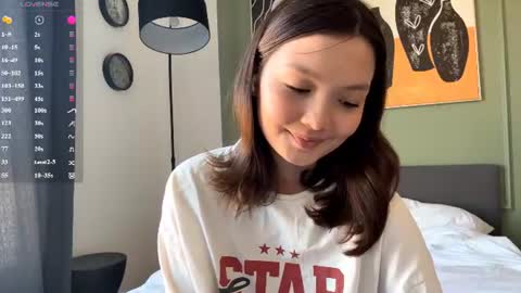 Snapshot of hazelhartshorn chatting on June 28, 2:34 pm Kira online show from June 28, 2:34 pm