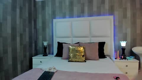 Snapshot of hazelmoret chatting on December 22, 11:44 am HazelMoret online show from December 22, 11:44 am