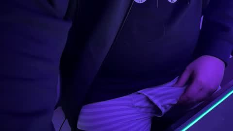 Snapshot of hdu94120 chatting on December 16, 7:15 am hdu94120 online show from December 16, 7:15 am